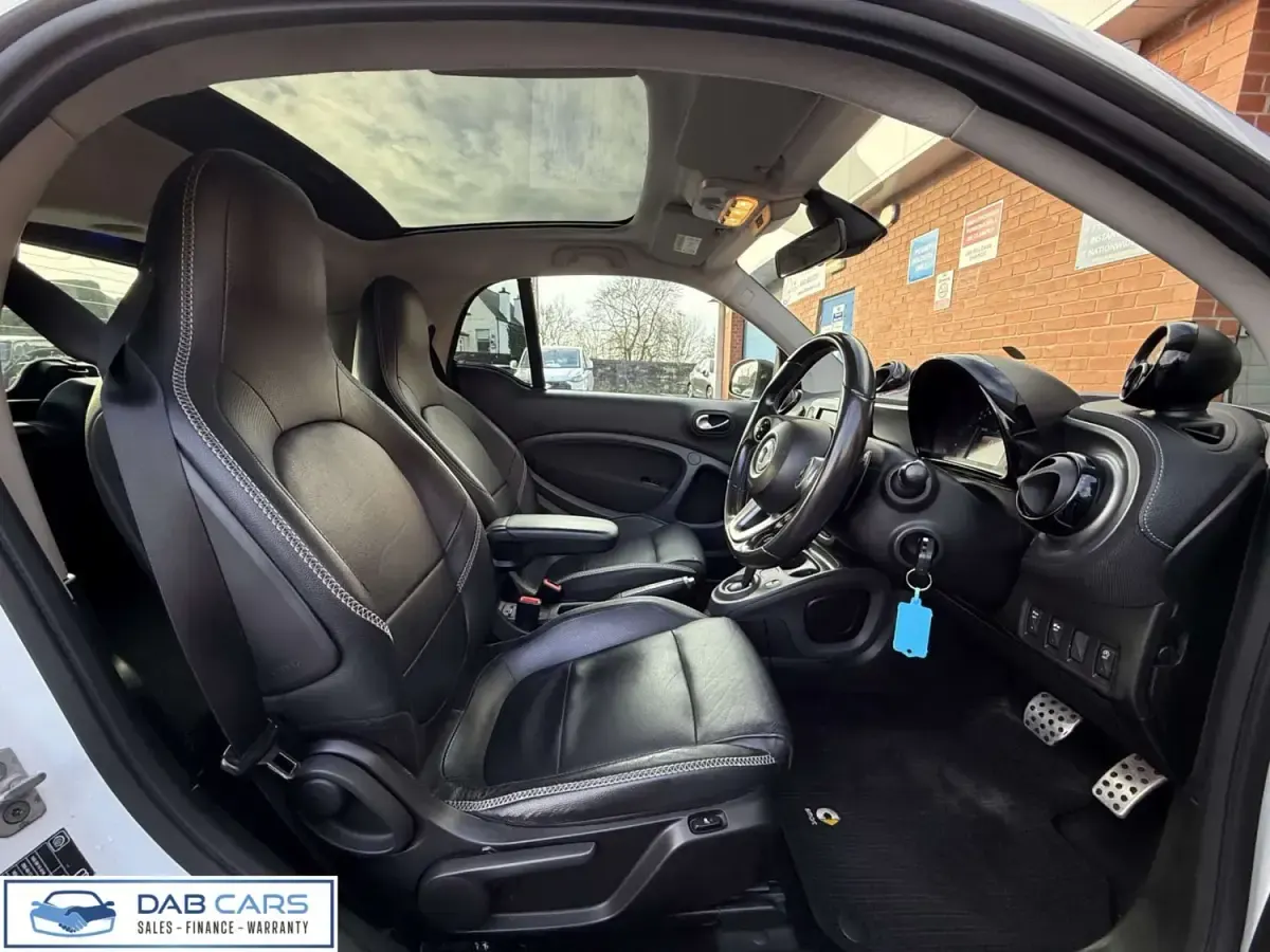 Begagnad Smart ForTwo Coupé Brabus Xclusive 90 HK (66 kW) 2016 Vit Sportkupé