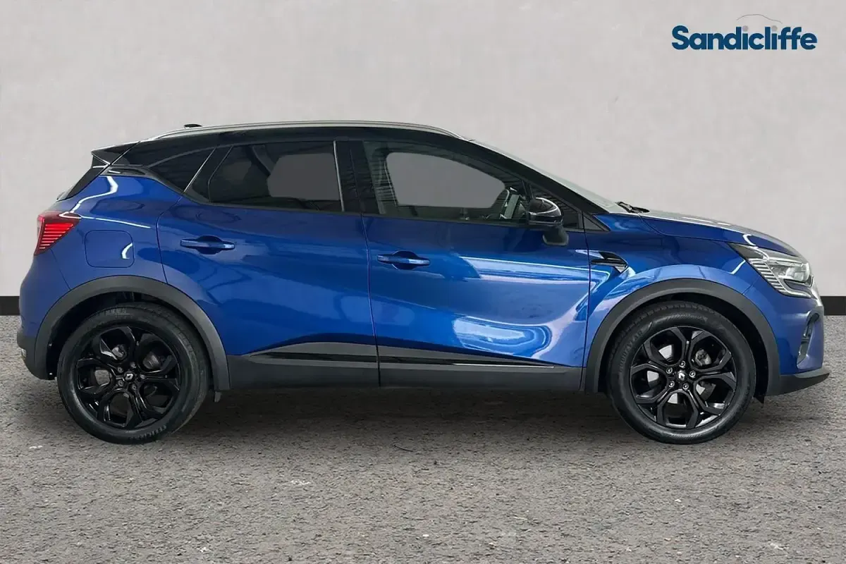 Used Renault Captur Rive Gauche 143 HP (105 kW) 2022 Special metallic  iron blue SUV