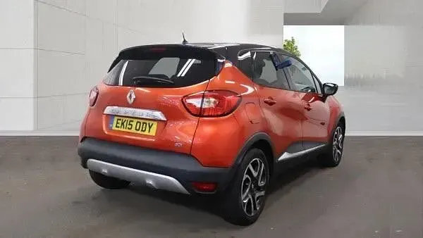 Used Renault Captur Signature 90 HP (66 kW) 2015 Red/black SUV