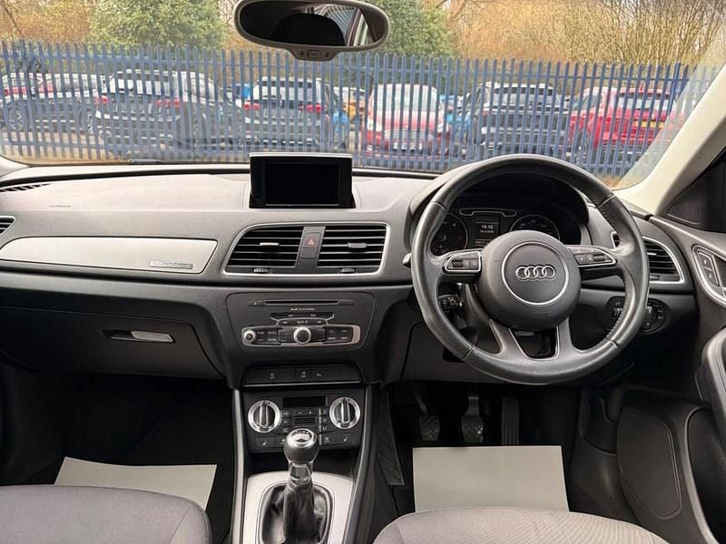 Używany Audi Q3 Advanced 140 KM (102 kW) 2012 Czarny SUV
