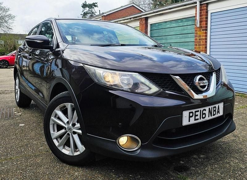 Used Nissan Qashqai Acenta 115 HP (84 kW) 2016 Black SUV