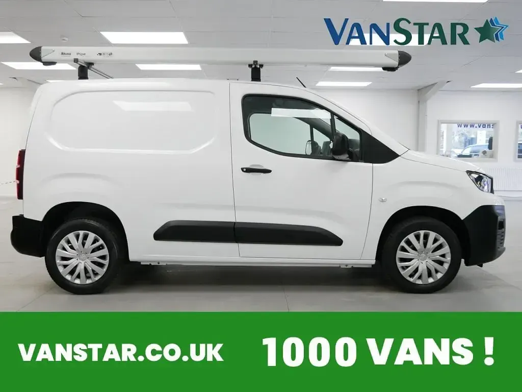 Used Peugeot Partner Premium 100 HP (73 kW) 2021 White MPV