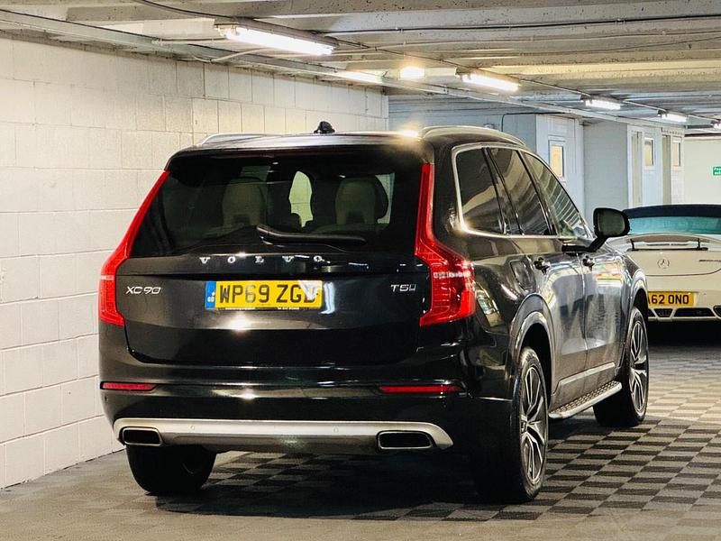 Used Volvo XC90 Momentum 2019 Black SUV