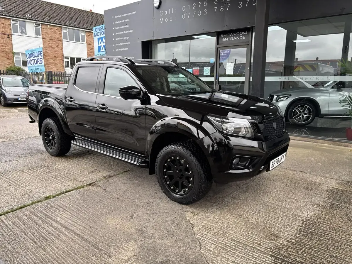 Used Nissan Navara Tekna 190 HP (139 kW) 2021 Black Pickup