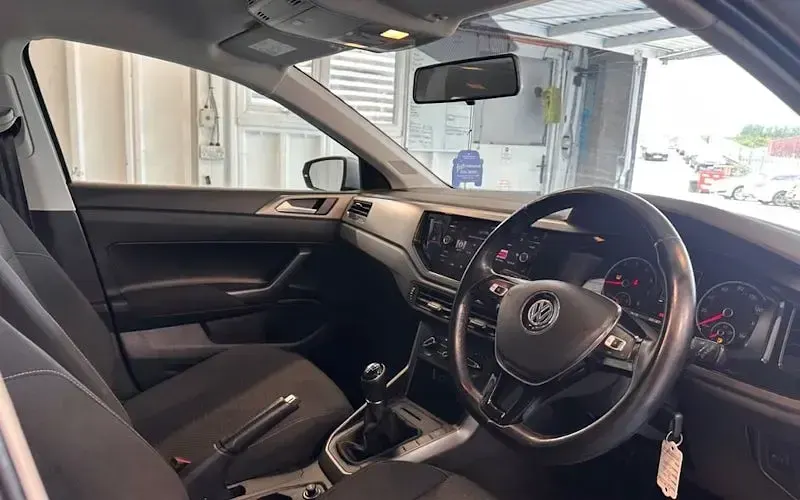 Used VW Polo SE 65 HP (47 kW) 2019 Silver Hatchback