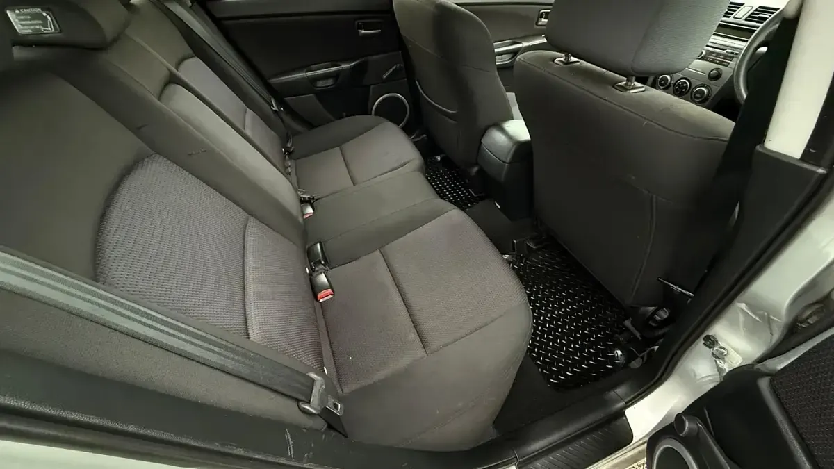Used Mazda 3 105 HP (77 kW) 2007 Silver Hatchback