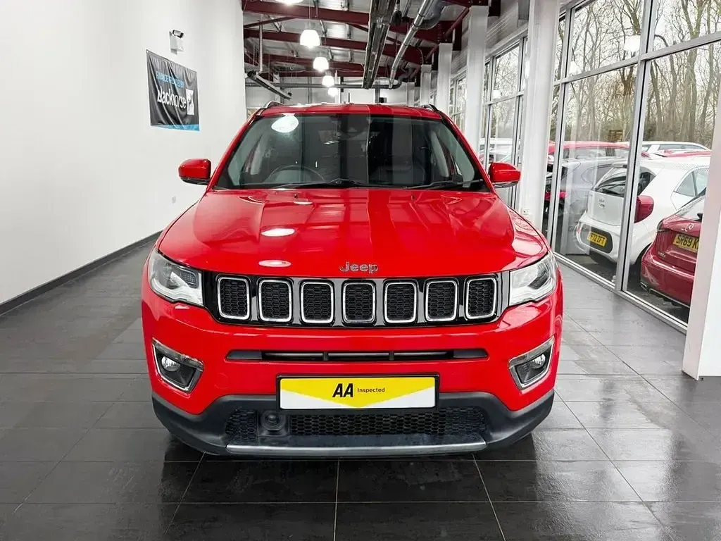 Begagnad Jeep Compass Limited 140 HK (102 kW) 2019 Röd SUV
