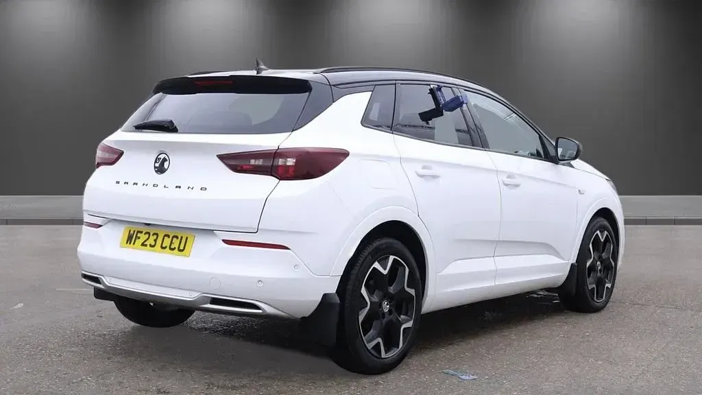 Used Vauxhall Grandland X Ultimate 130 HP (95 kW) 2023 White SUV