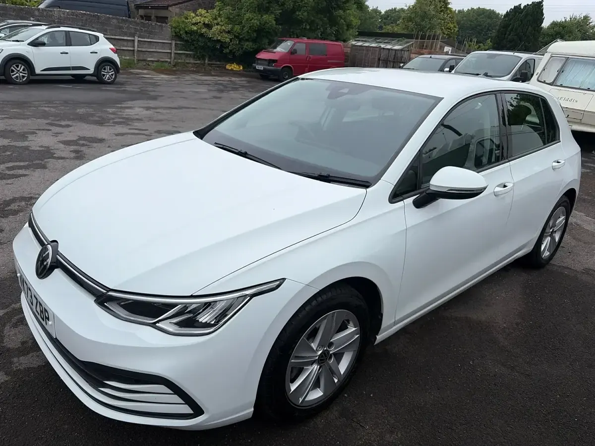 Used VW Golf VIII Life 150 HP (110 kW) 2023 White Hatchback