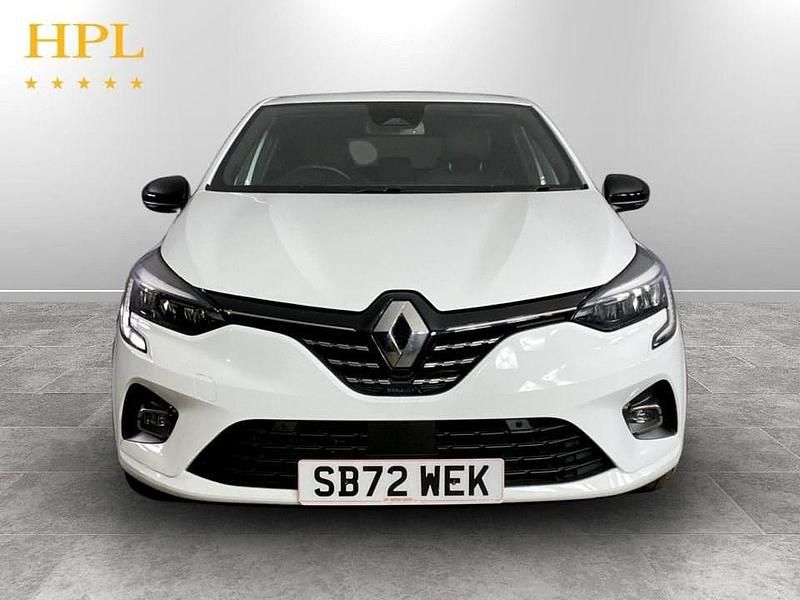 Used Renault Clio V Techno 90 HP (66 kW) 2023 White Hatchback