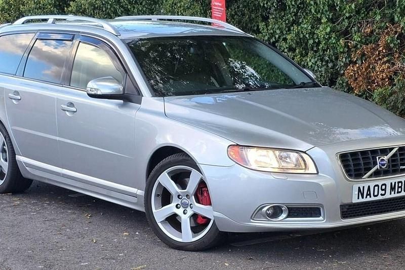 Silver Used 2009 Volvo V70 SE Estate | £3,995 (Fair price) - Image 1/1
