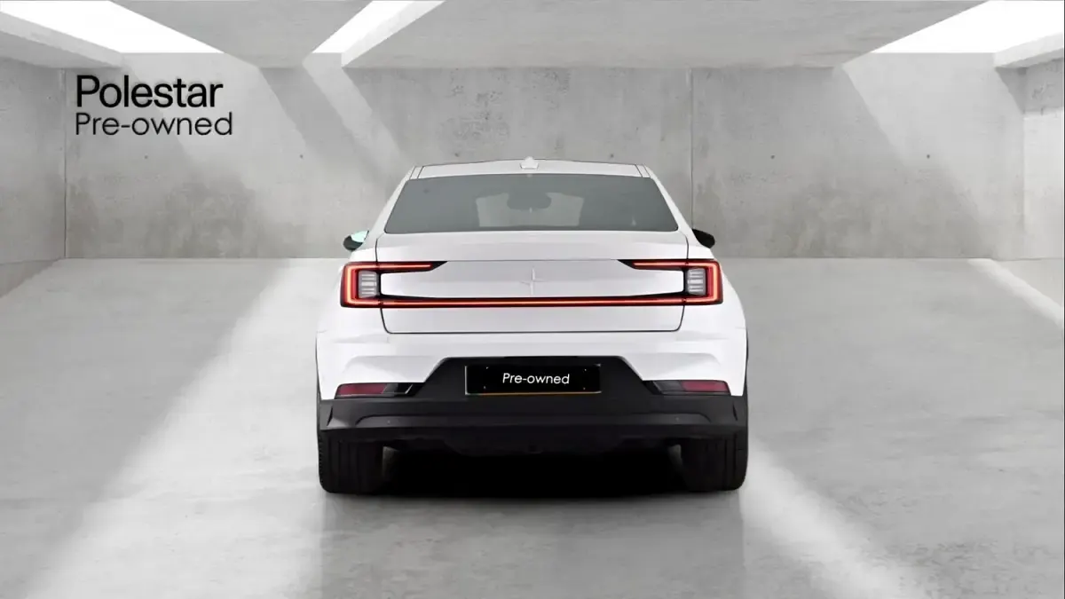 Begagnad Polestar 2 Long Range Dual motor 309 kW (421 HK) 2024 Vit Halvkombi