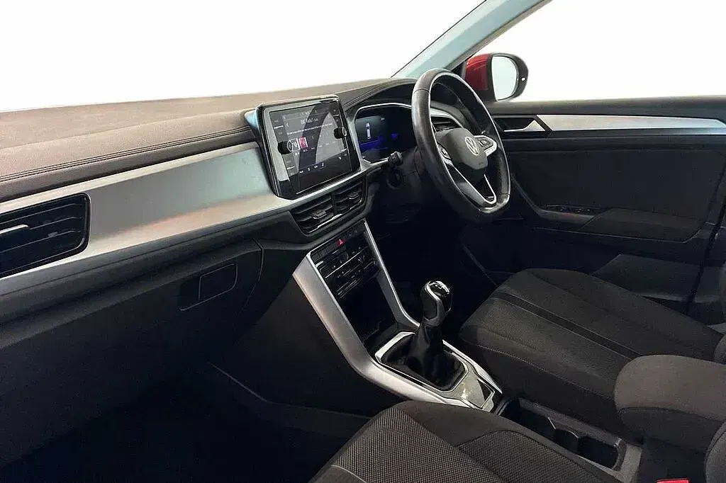 Used VW T-Roc Life 110 HP (80 kW) 2022 Red SUV