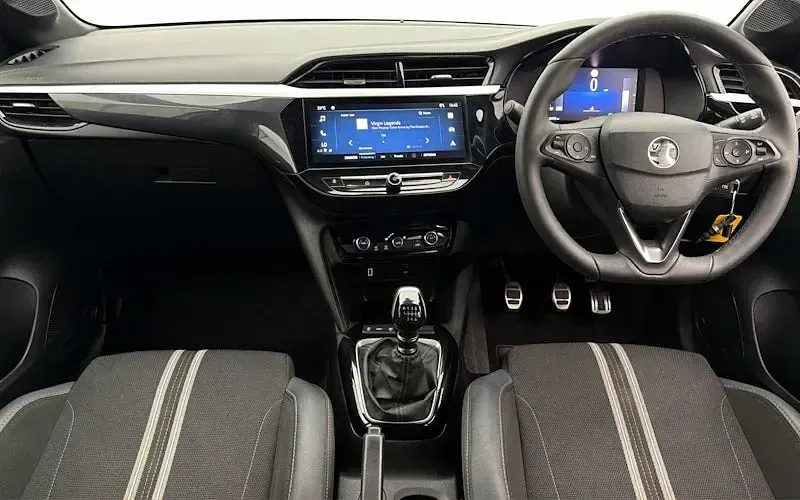 Used Vauxhall Corsa S 101 HP (74 kW) 2023 White Hatchback