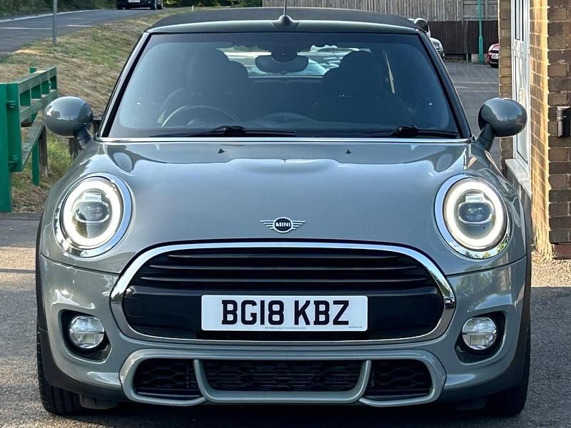 Begagnad Mini Cooper Cabriolet 2018 Grå Cab