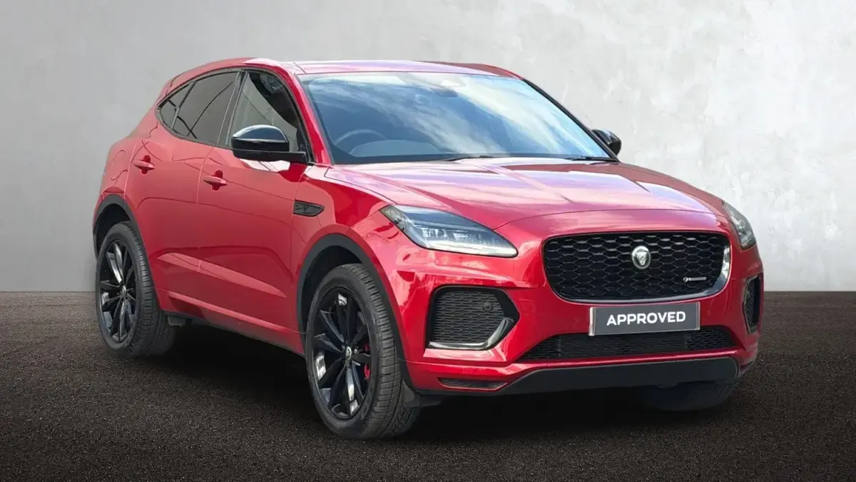 Usado Jaguar E-Pace R-Dynamic 309 HP (227 kW) 2024 Vermelho SUV