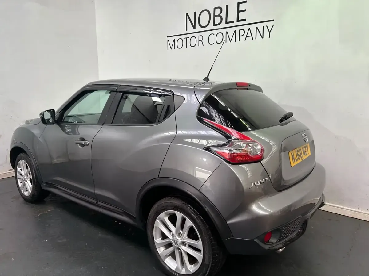 Usado Nissan Juke 110 HP (80 kW) 2018 Cinzento SUV