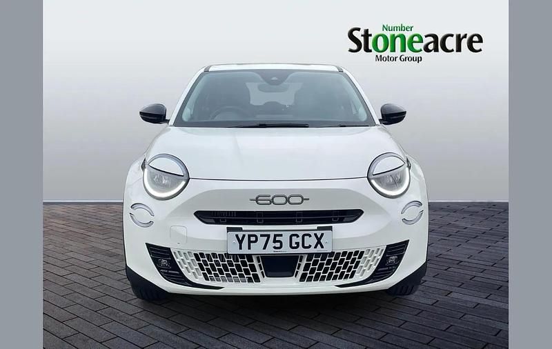 Used Fiat 600 134 HP (98 kW) 2025 White SUV