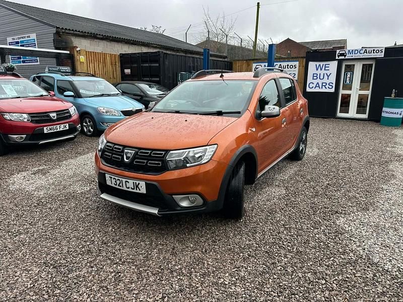 Begagnad Dacia Sandero Stepway 90 HK (66 kW) 2017 Orange Halvkombi