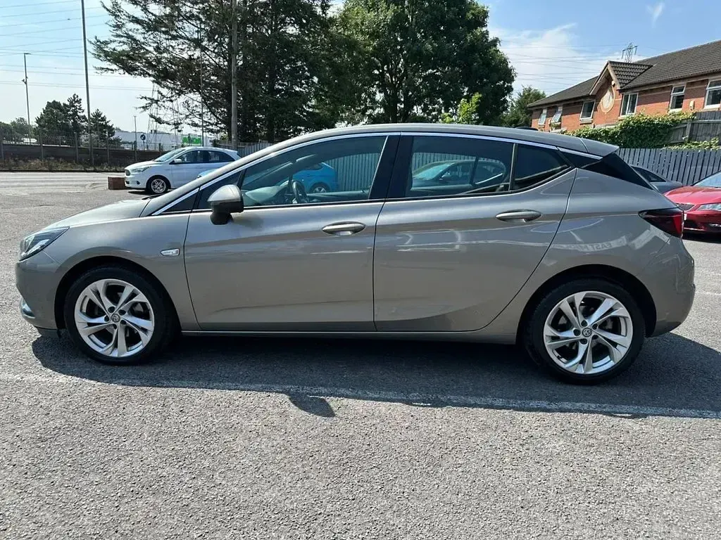Used Vauxhall Astra SRi 150 HP (110 kW) 2017 Grey Hatchback