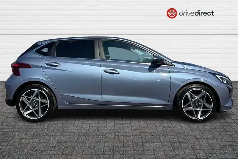 Used Hyundai i20 Premium 100 HP (73 kW) 2024 Blue Hatchback