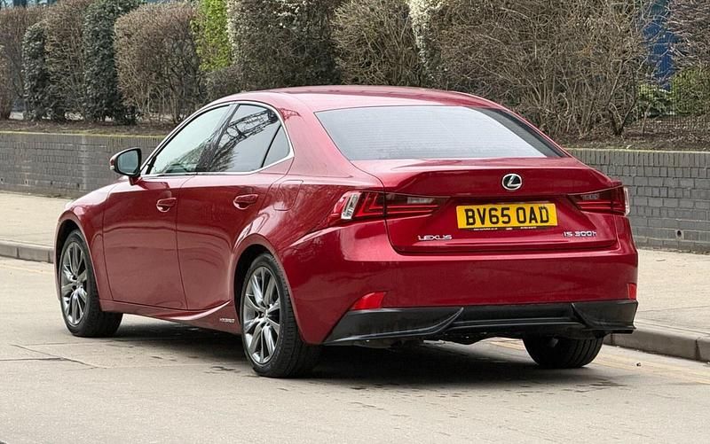 Used Lexus IS300h Executive Line 223 HP (164 kW) 2016 Red Sedan