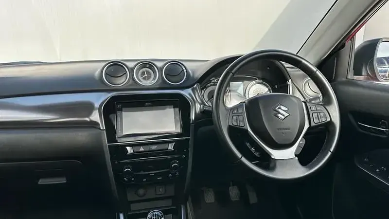 Second-hand Suzuki Vitara SZ5 140 CP (102 kW) 2019 Roșu SUV