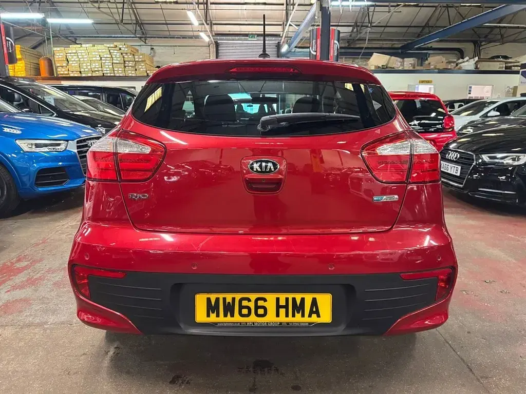 Used Kia Rio 2016 Red Hatchback