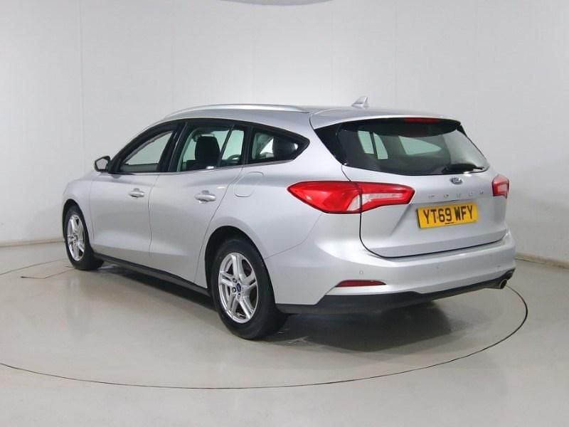 Used Ford Focus Zetec 120 HP (88 kW) 2019 Silver Estate