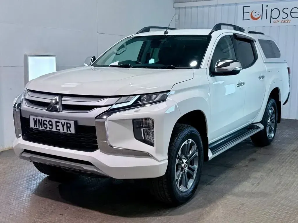 Used Mitsubishi L200 Warrior 150 HP (110 kW) 2019 White Pickup