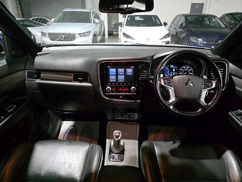 Used Mitsubishi Outlander P-HEV 2020 White SUV