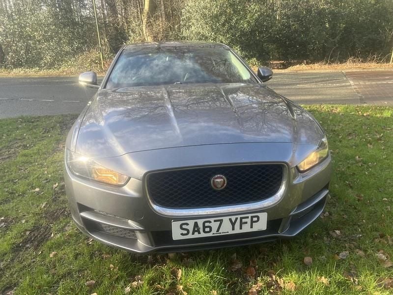 Usado Jaguar XE Prestige 2017 Cinzento Sedan