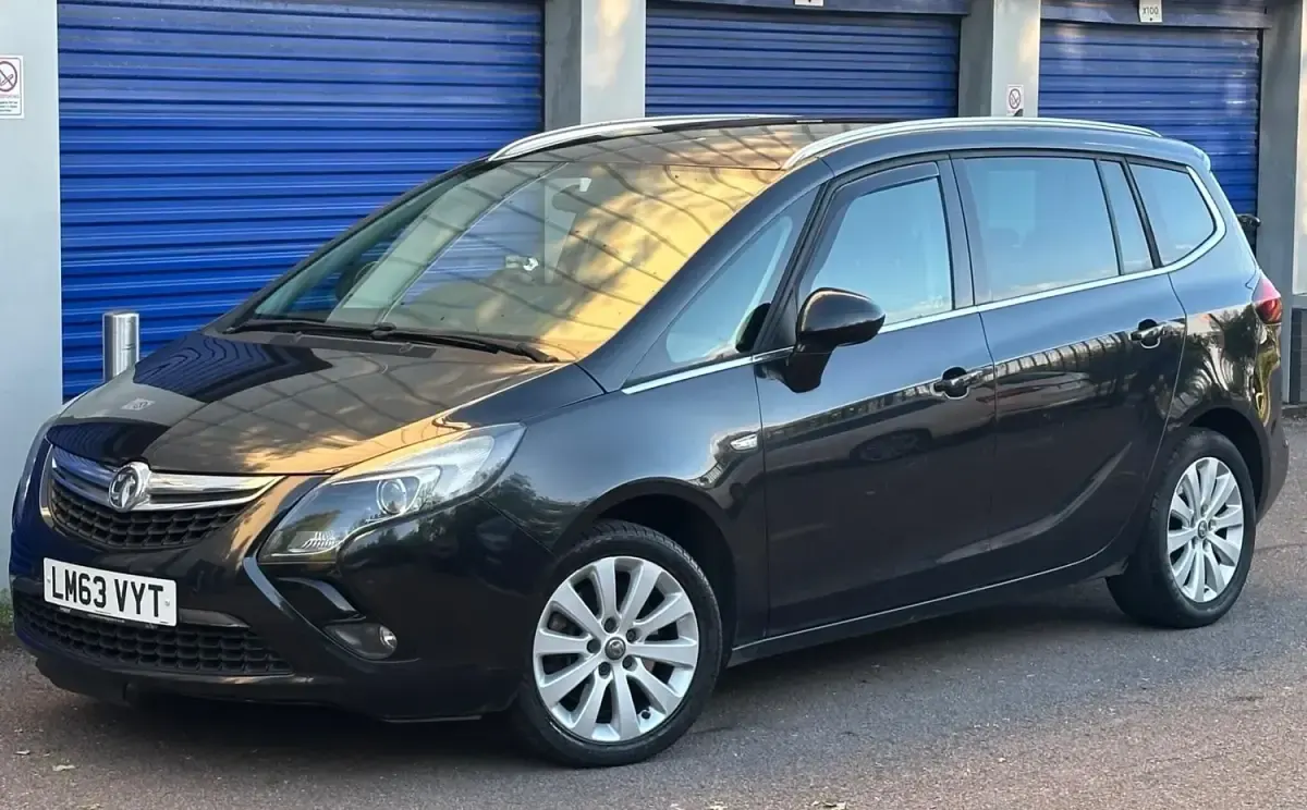 Second-hand Vauxhall Zafira 170 CP (125 kW) 2013 Negru Monovolum