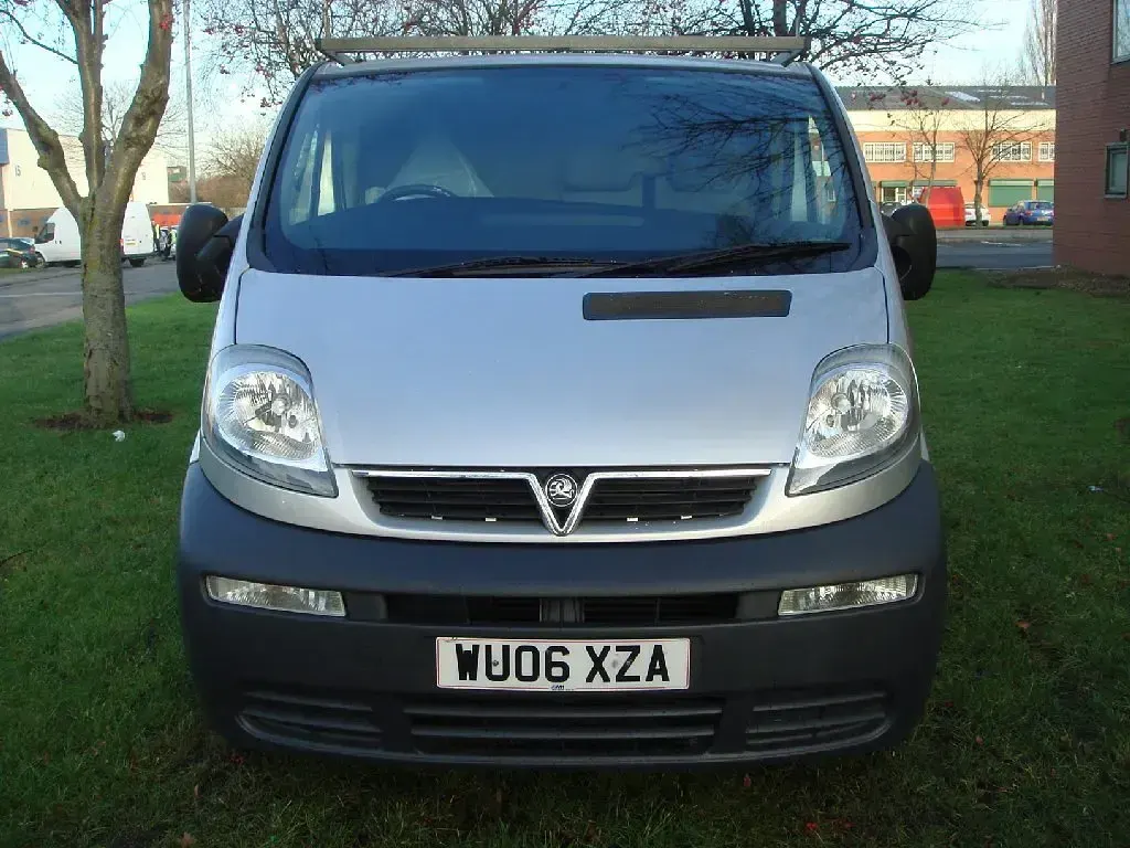 Used Vauxhall Vivaro 100 HP (73 kW) 2006 Silver MPV