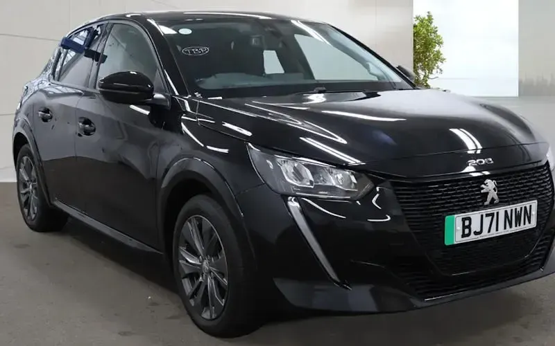 Second-hand Peugeot e-208 Allure 100 kW (136 CP) 2021 Hatchback