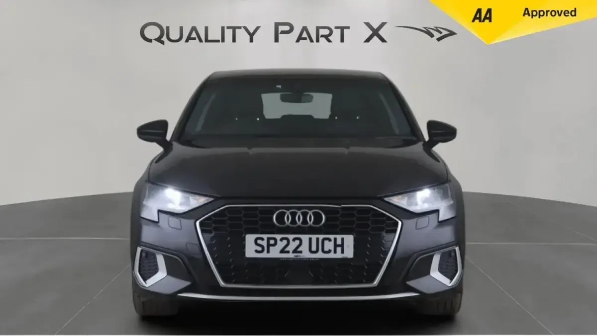 Begagnad Audi A3 Sportback e-tron Sport 2022 Svart Halvkombi