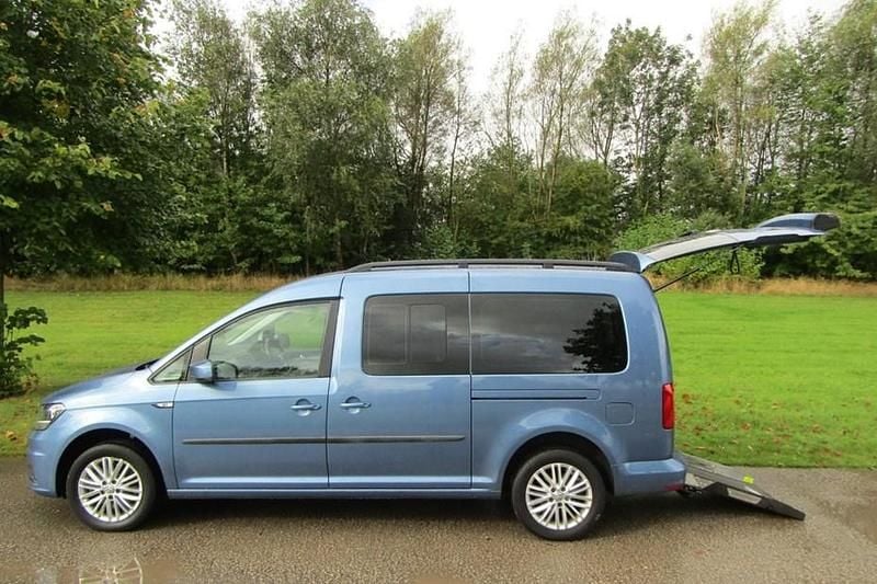 Blue Used 2020 VW Caddy Maxi Life Life MPV | £15,995 (Good price) - Image 1/1