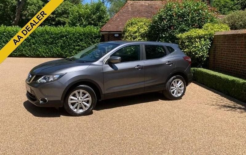 Grey Used 2015 Nissan Qashqai Acenta SUV | £7,695 (Good price) - Image 1/4