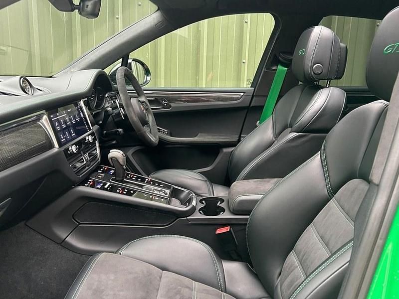 Used Porsche Macan 440 HP (323 kW) 2023 Green SUV