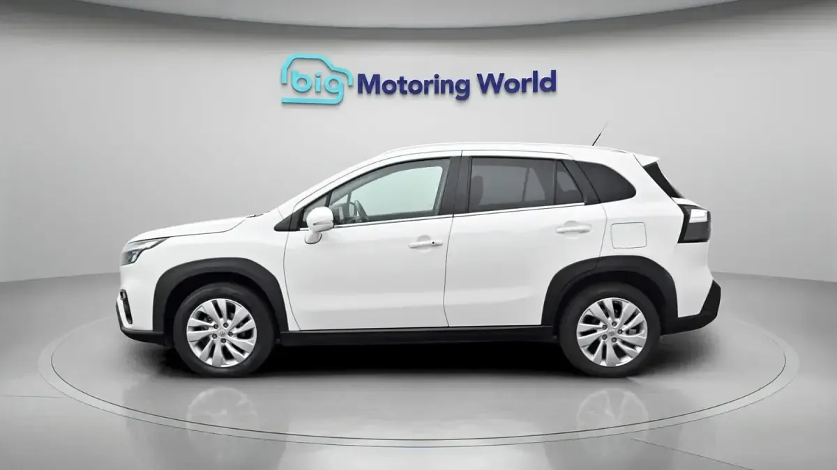 Used Suzuki SX4 115 HP (84 kW) 2023 White Hatchback