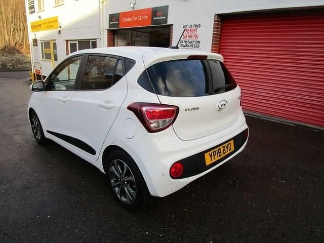 Used Hyundai i10 Premium SE 87 HP (63 kW) 2018 White Hatchback