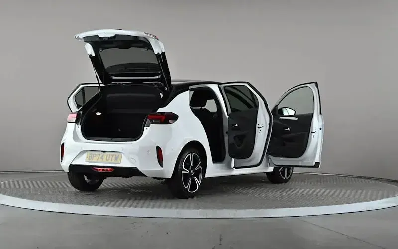 Used Vauxhall Corsa 75 HP (55 kW) 2024 White Hatchback