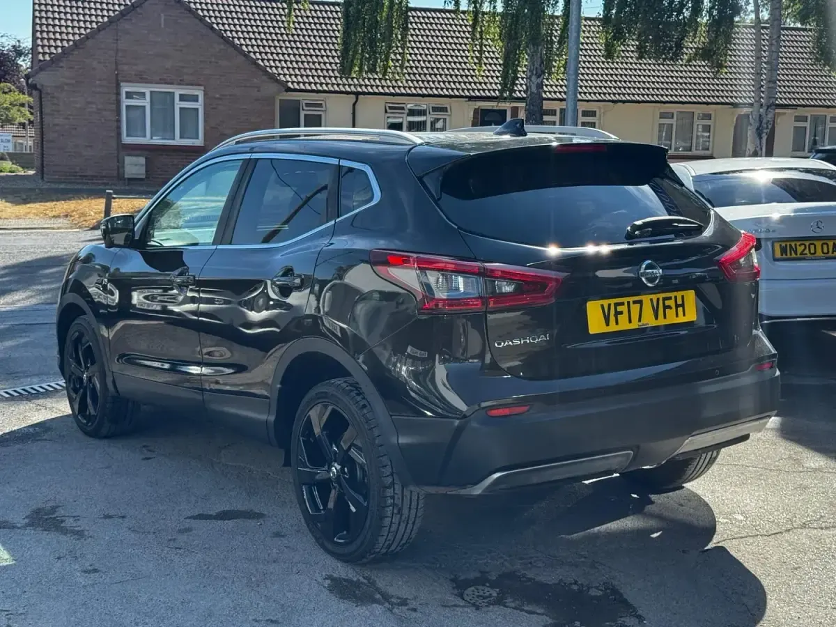 Used Nissan Qashqai Tekna 130 HP (95 kW) 2017 Black SUV