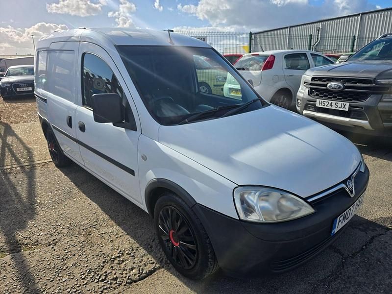 Used Vauxhall Combo 2007 White MPV