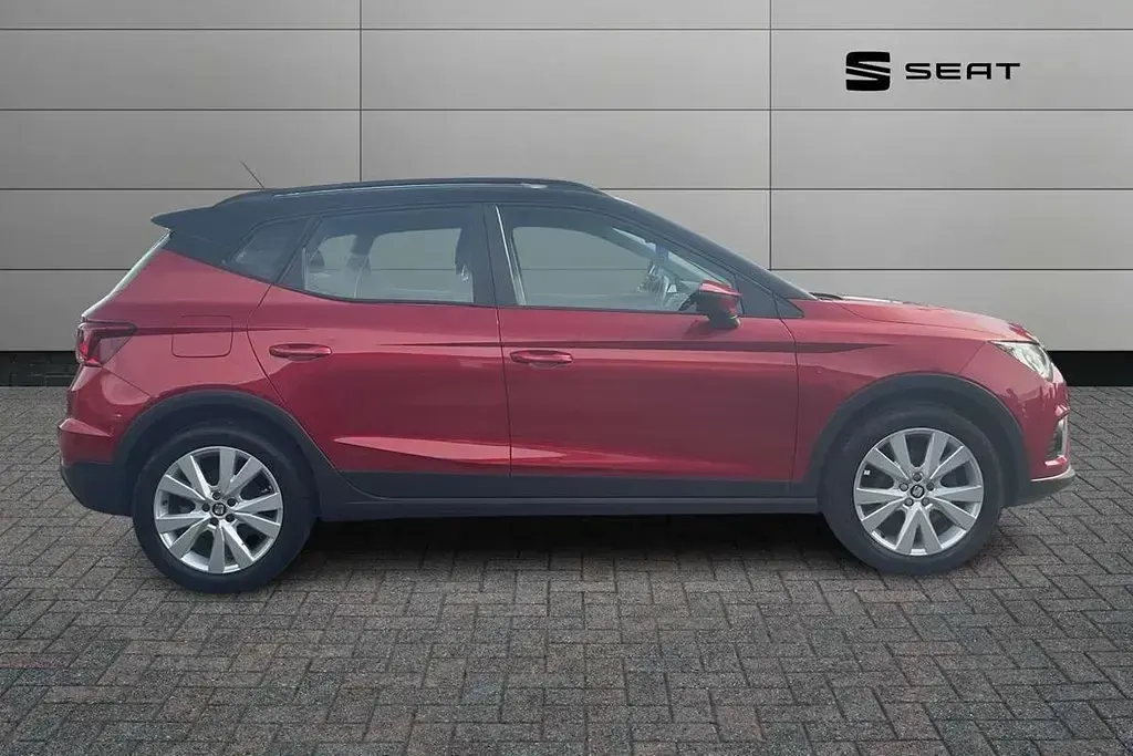 Usado Seat Arona SE Technology 94 CV (69 kW) 2020 Rojo SUV
