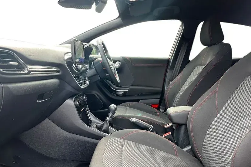 Used Ford Puma ST-Line 125 HP (91 kW) 2024 Fantastic red SUV