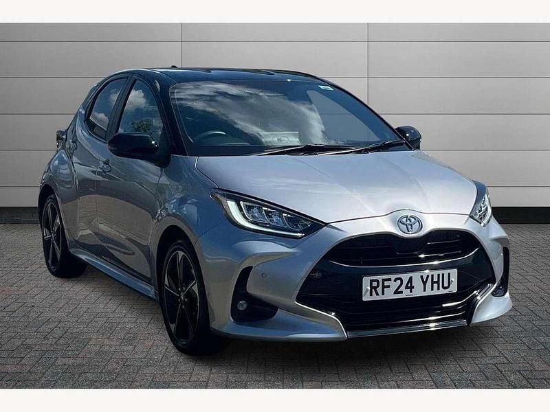Silver Used 2024 Toyota Yaris Hybrid Edition Hatchback | £23,195 (Expensive) - Image 1/3
