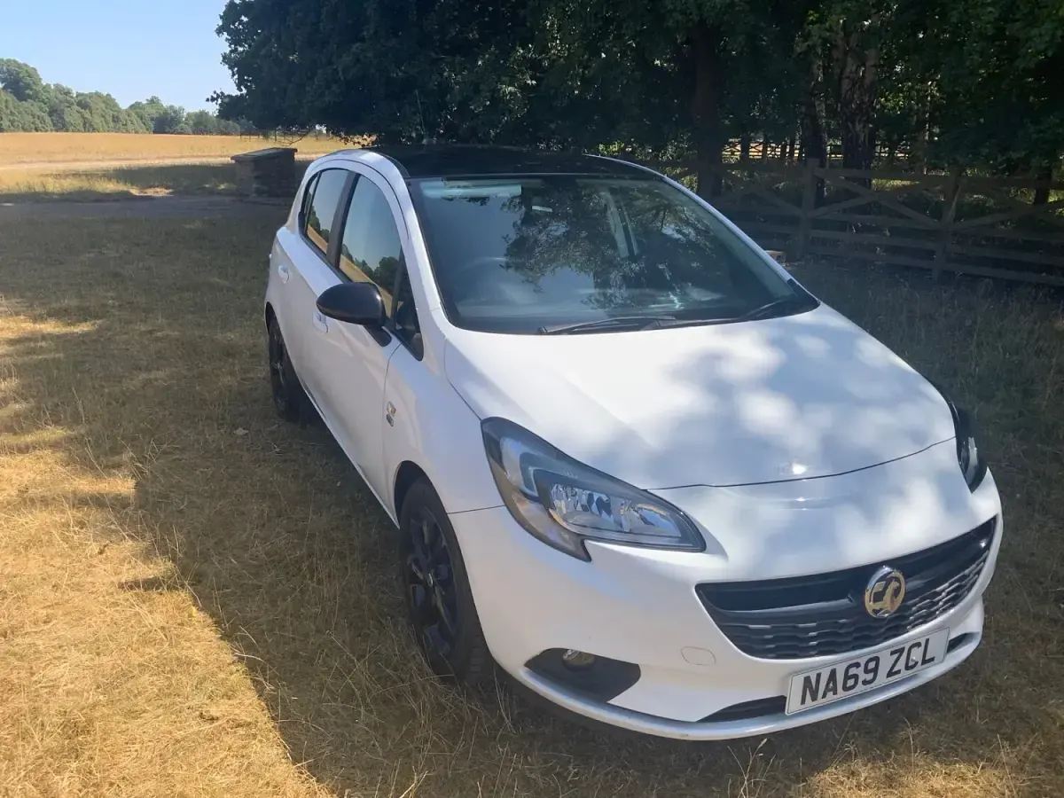 Used Vauxhall Corsa 90 HP (66 kW) 2019 White Hatchback