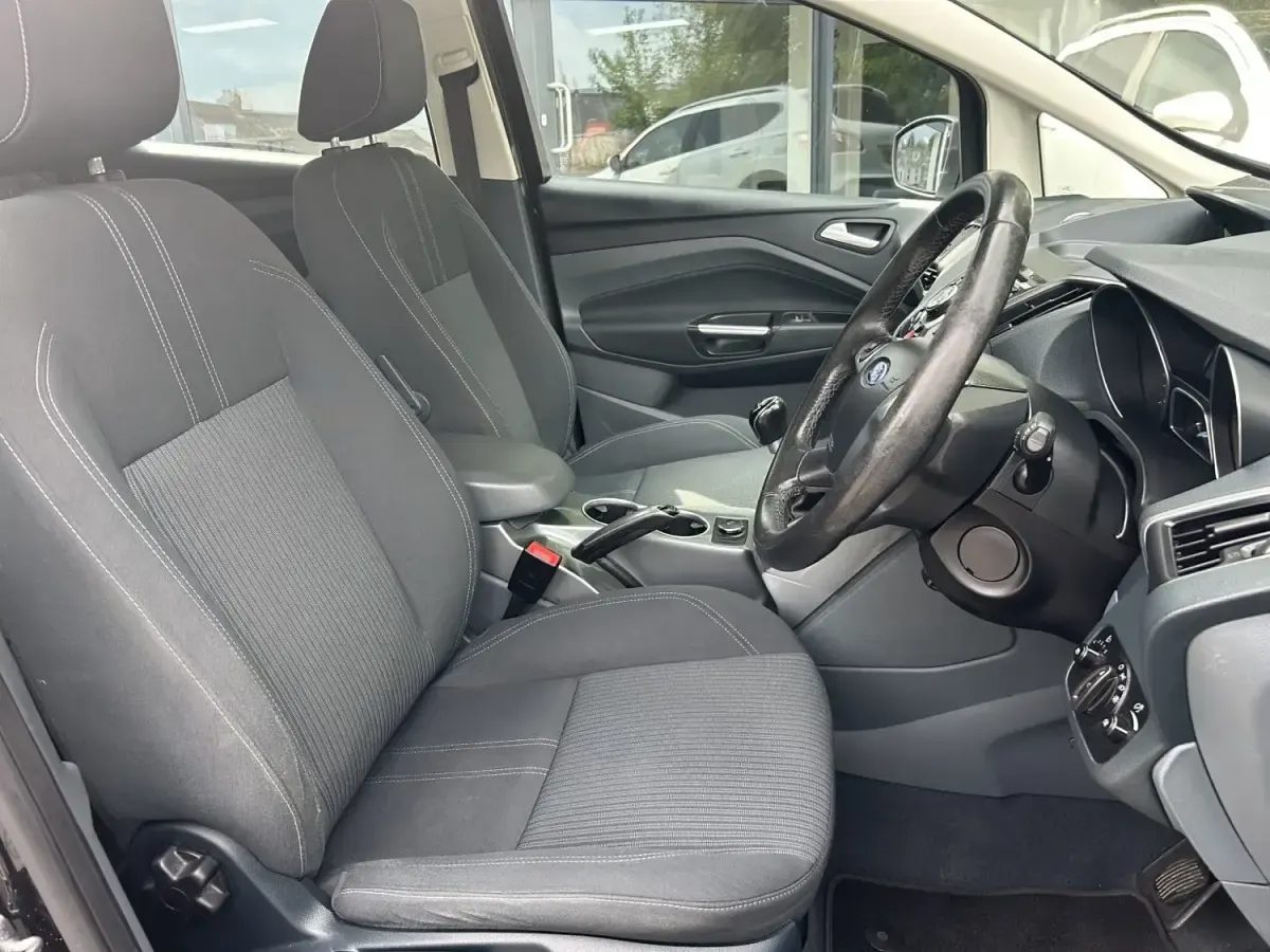 Begagnad Ford C-MAX Titanium 2015 Svart Minibuss