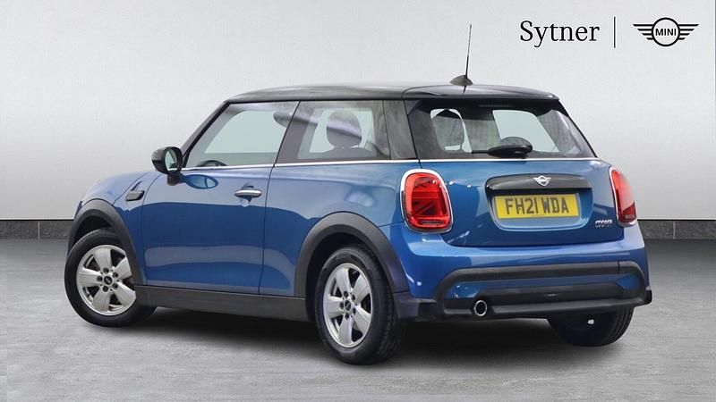 Used Mini Cooper Classic 134 HP (98 kW) 2021 Blue Hatchback